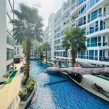 Grand Avenue Conde Pattaya Apartment Bagian luar foto