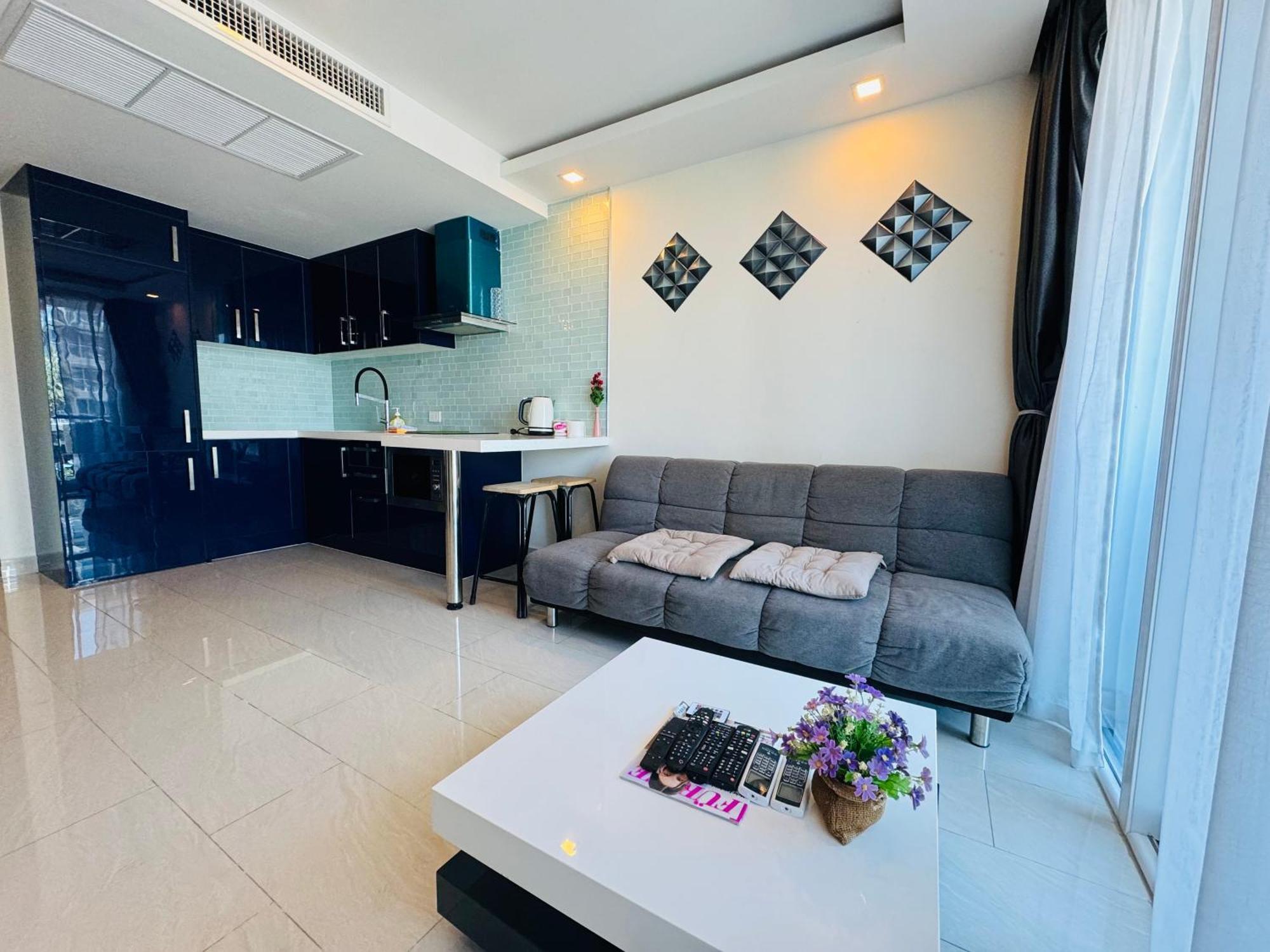 Grand Avenue Conde Pattaya Apartment Bagian luar foto