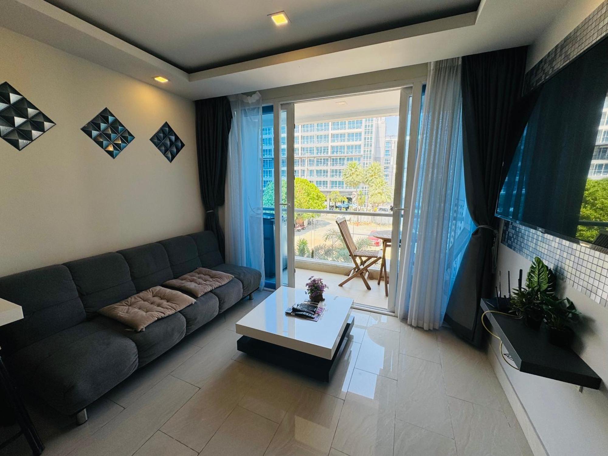 Grand Avenue Conde Pattaya Apartment Bagian luar foto