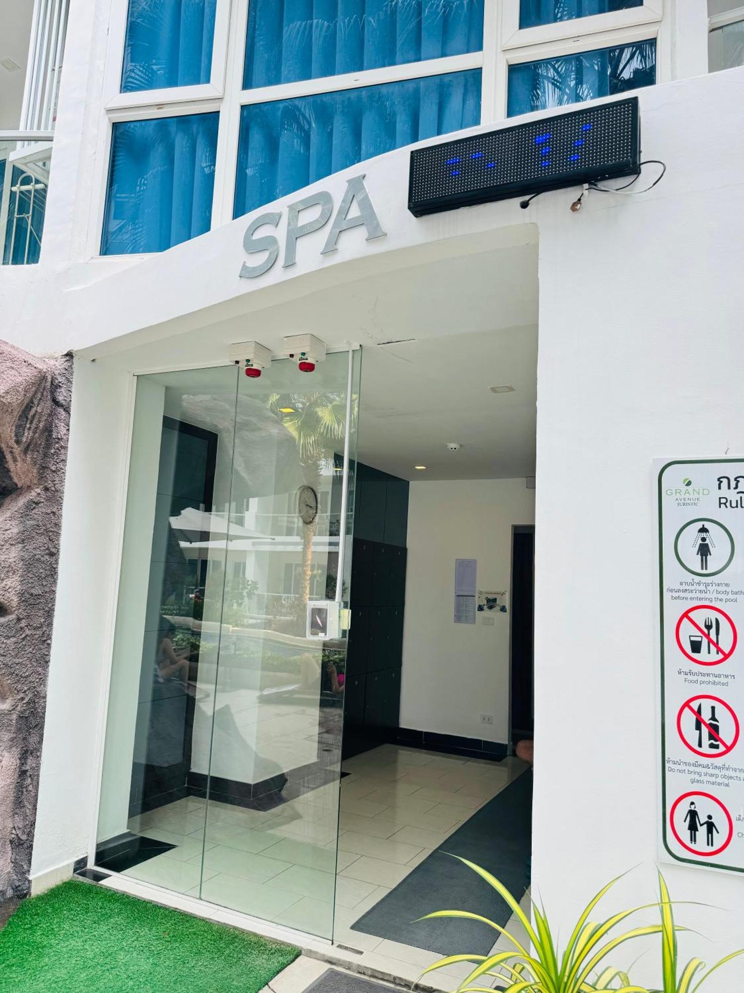 Grand Avenue Conde Pattaya Apartment Bagian luar foto